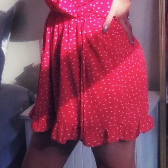 Red Polka-Dot Ruffle Romper SIZE M GUC! - Picture 7 of 9